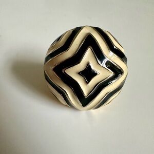 Vintage black and ivory gold tone enamel star dome ring